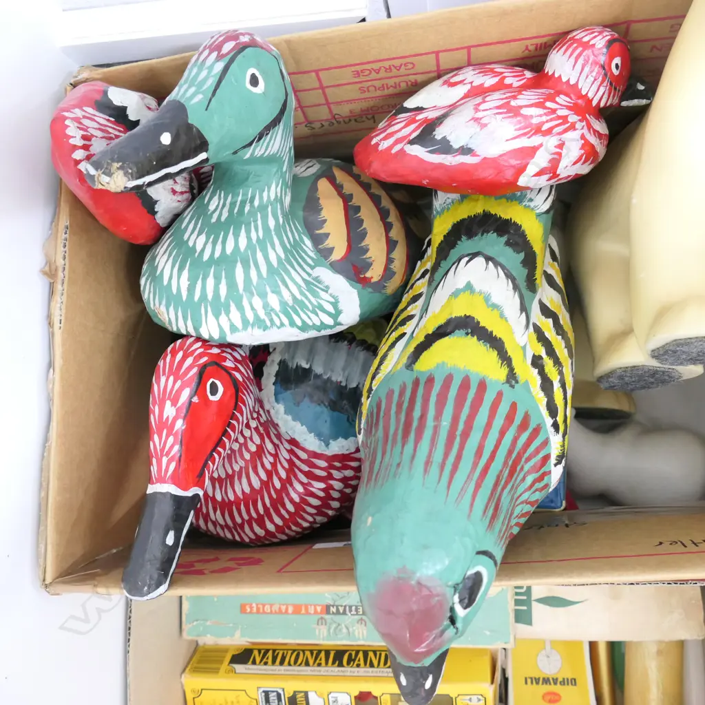 BOX RESIN POLAR BEAR, PAPIER MACHÉ BIRDS Image 1++