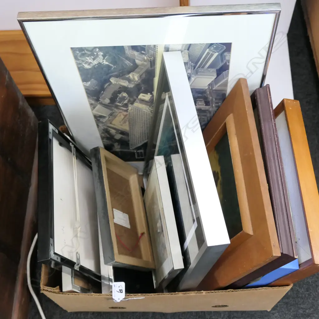 BOX MISC FRAMED ART Image 1++