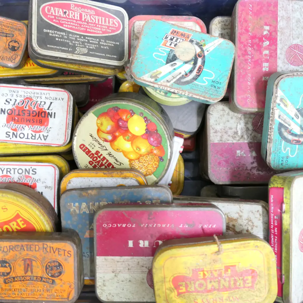 BOX OF MISCELLANEOUS Image 1++