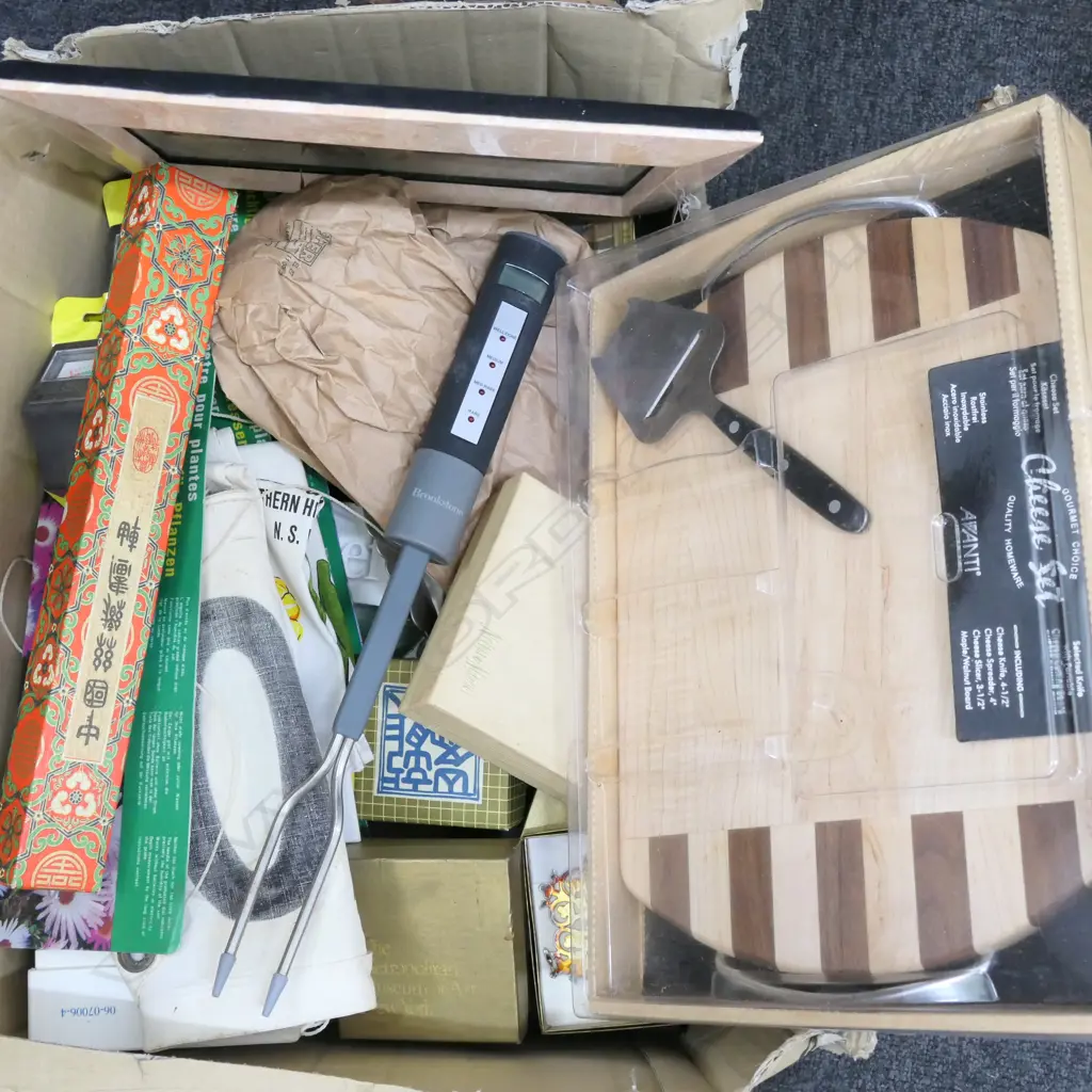 BOX ASST GIFTWARE ETC Image 1++