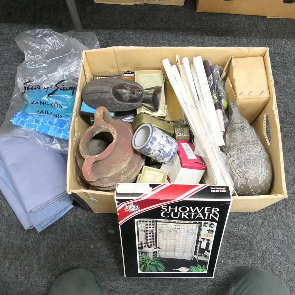 BOX OF ODDS/ASST. ITEMS Image 1++