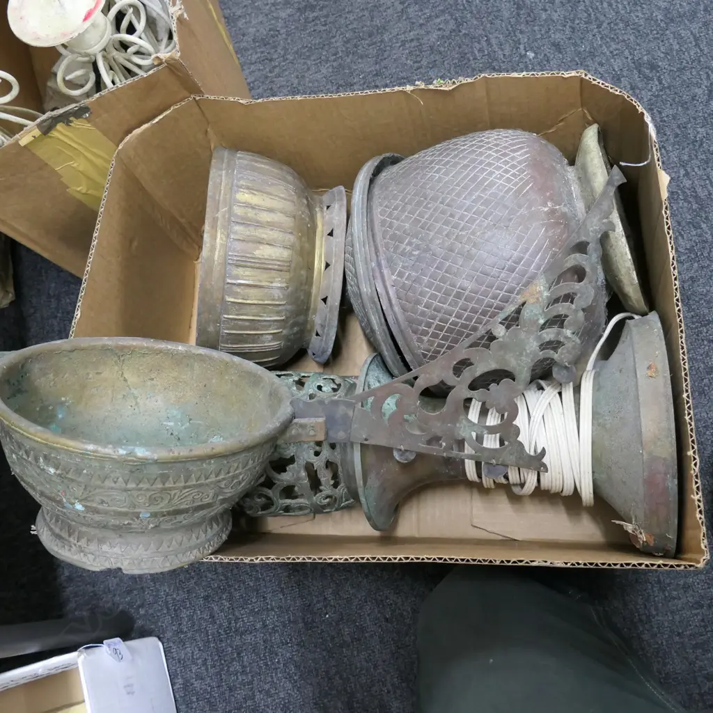 CHINESE LAMP + 3 ASIAN BRONZE VESSELS Image 1++