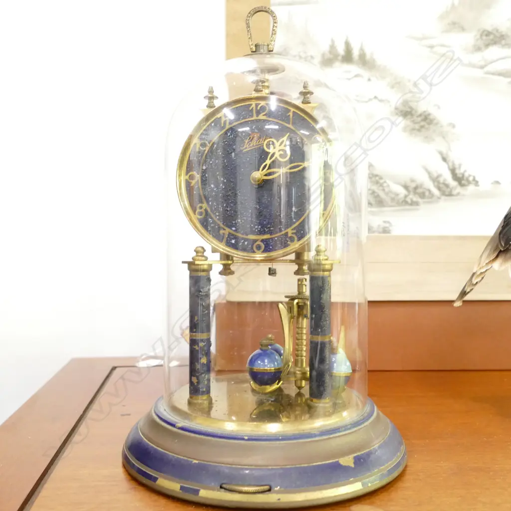 40 DAY GLASS DOME CLOCK - APPARENTLY WORKING Image 1++