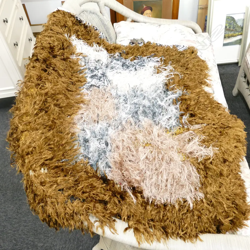 VINTAGE MAORI FAUX FEATHER CLOAK Image 1++