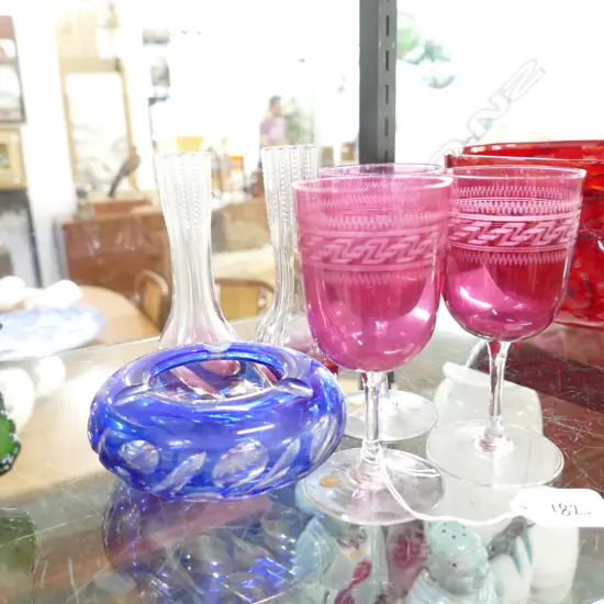 5 PCES CRANBERRY GLASS AND ASHTRAY