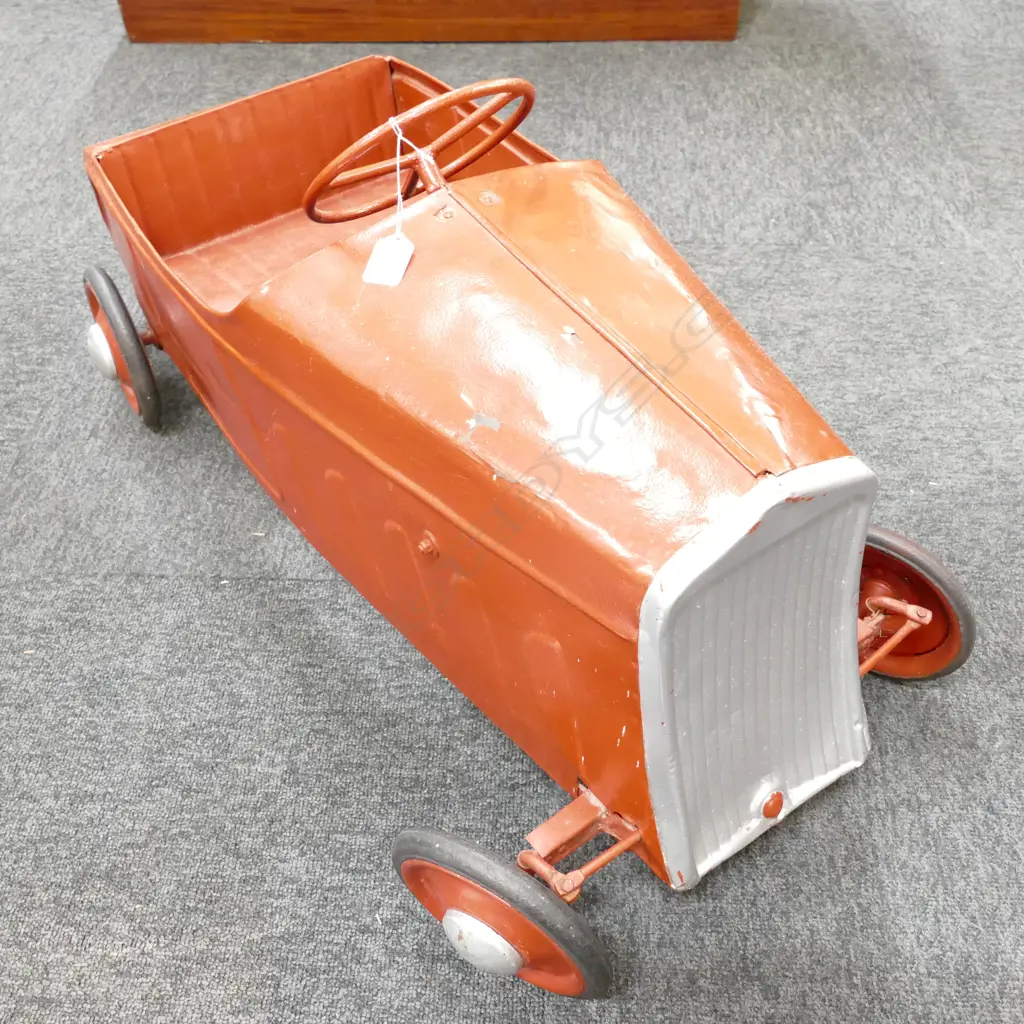 VINTAGE FRENCH PEDAL CAR Image 1++