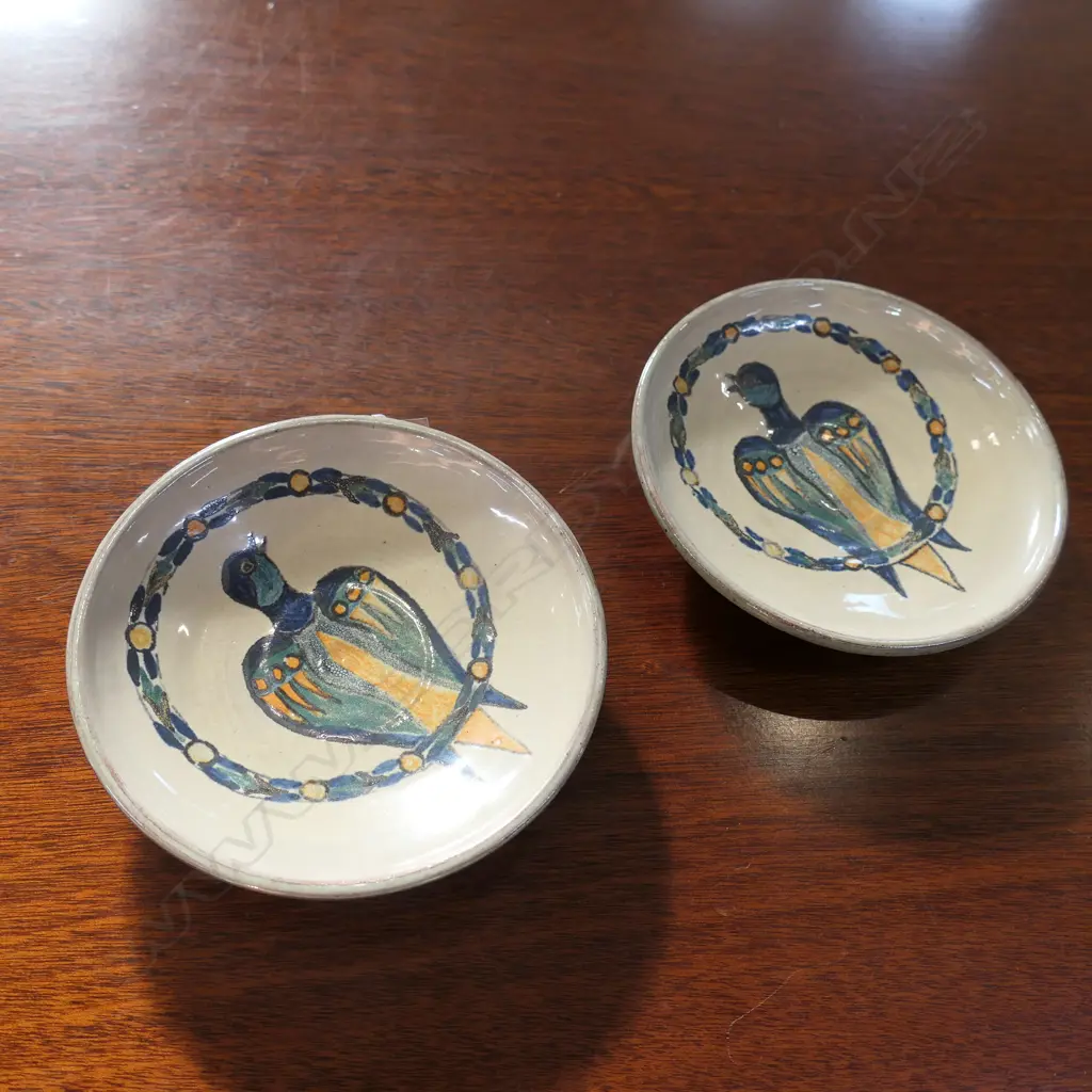 ELIZABETH LISSAMAN PAIR OF SMALL DISHES  Image 1++