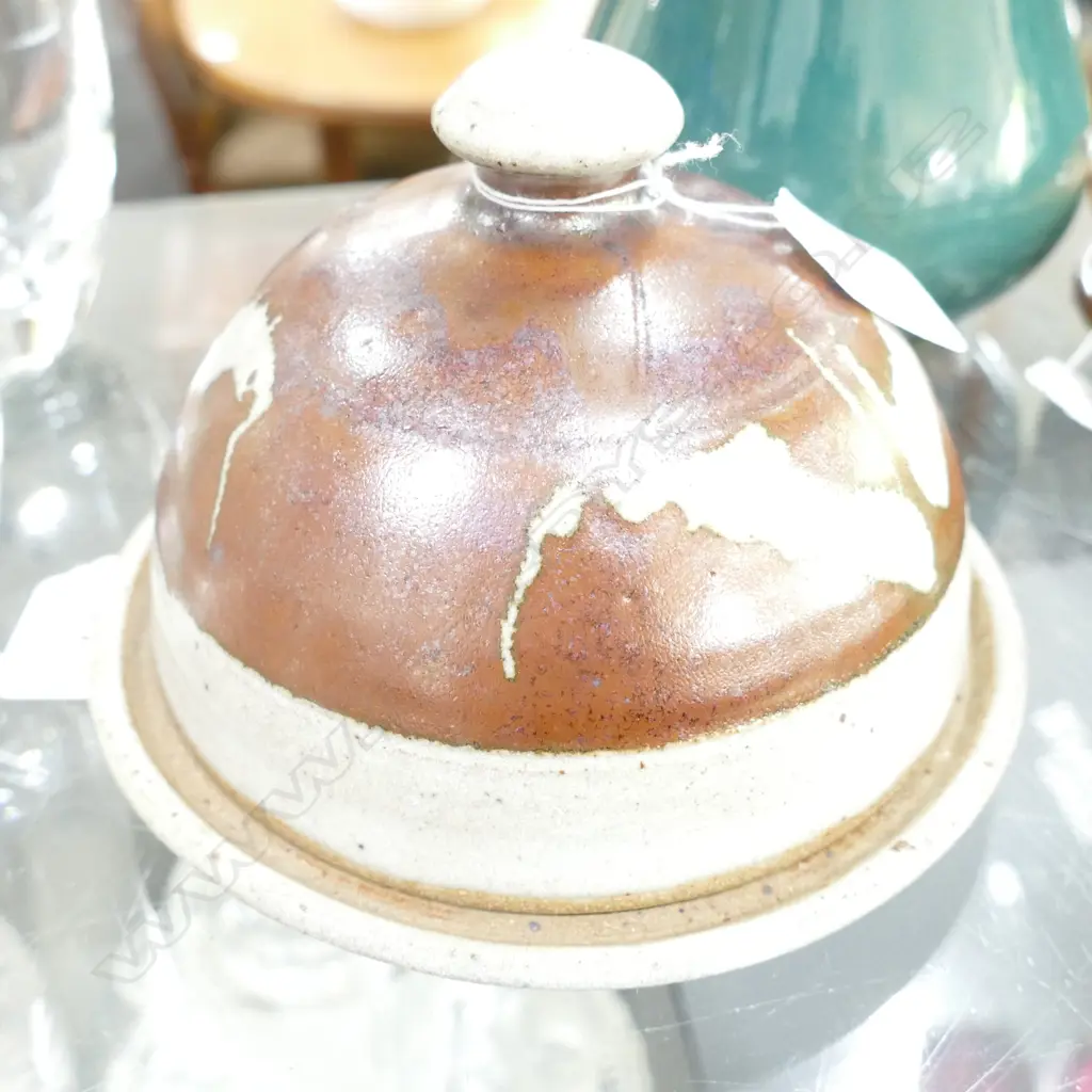 IAN FRITH LIDDED CHEESE BELL Image 1++