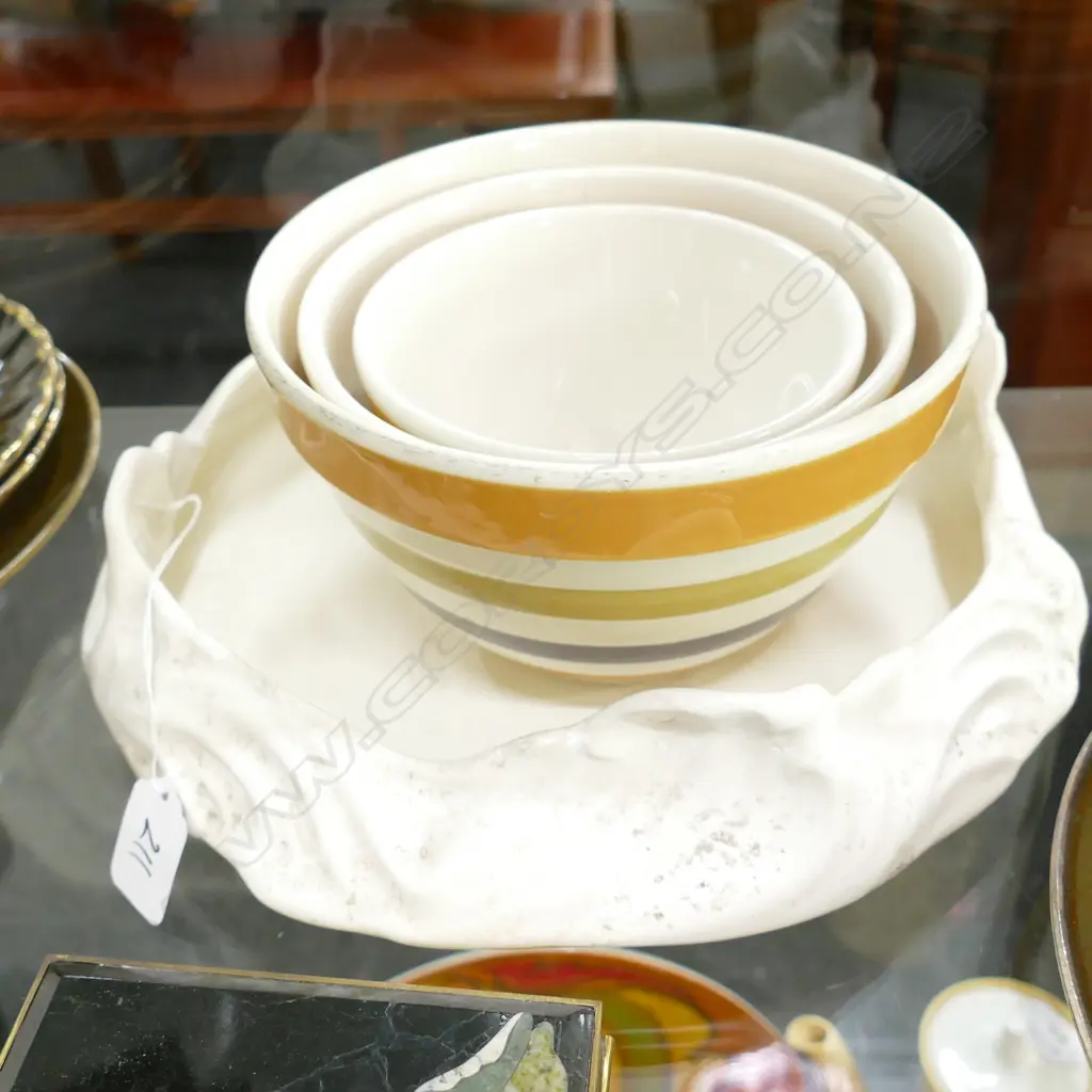 CROWN LYNN DISH W. TIKI MARK W. 300MM + 3 BANDED BOWLS Image 1++