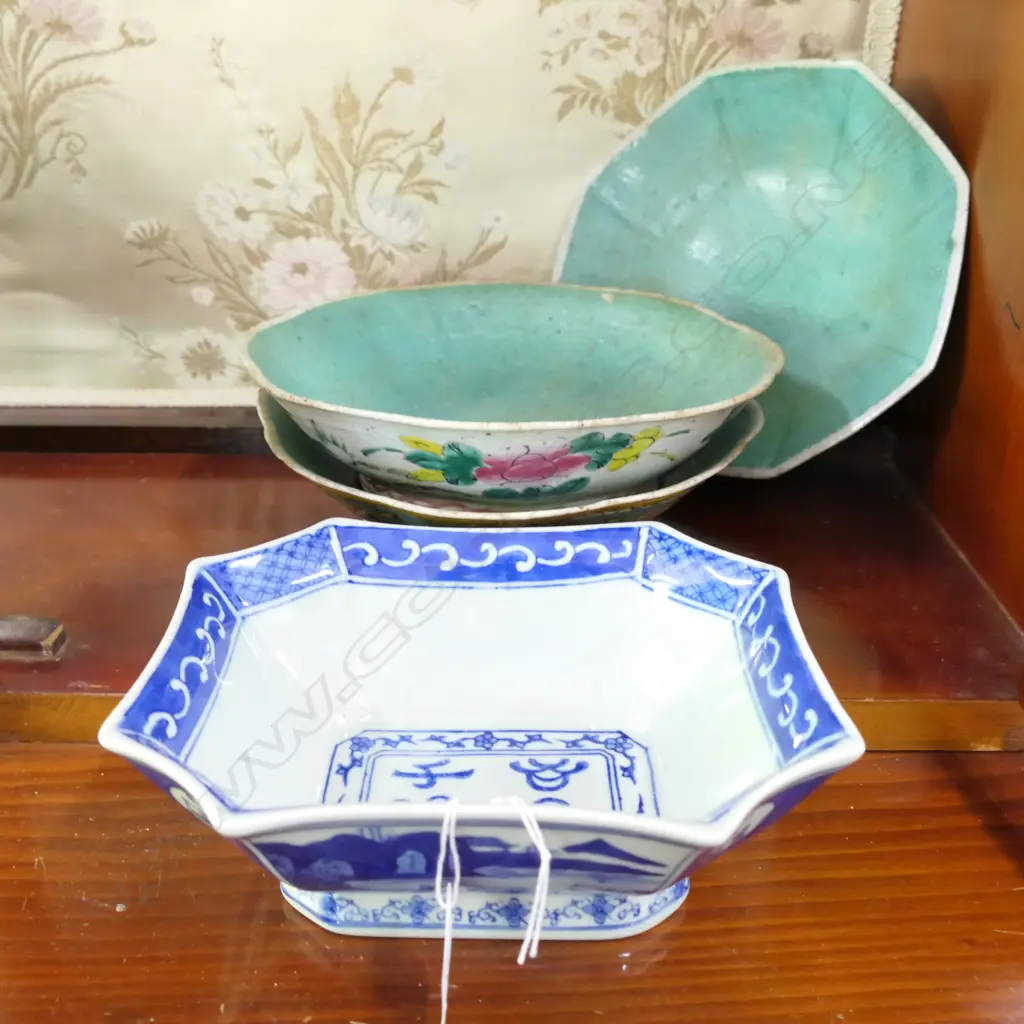 3 CELADON CHINESE BOWLS AND B/W DISH Image 1++