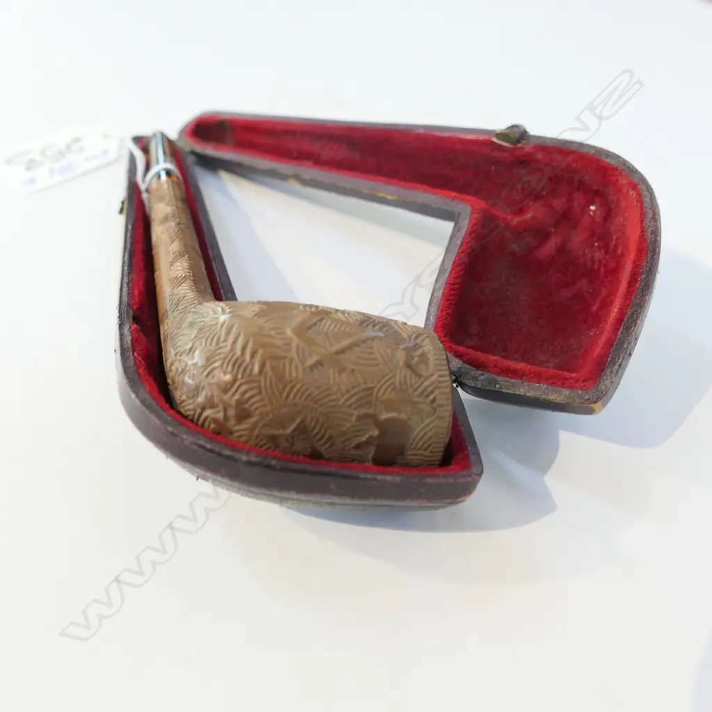 EDW CARVED PIPE IN MOROCCO LEATHER CASE... Image 1++