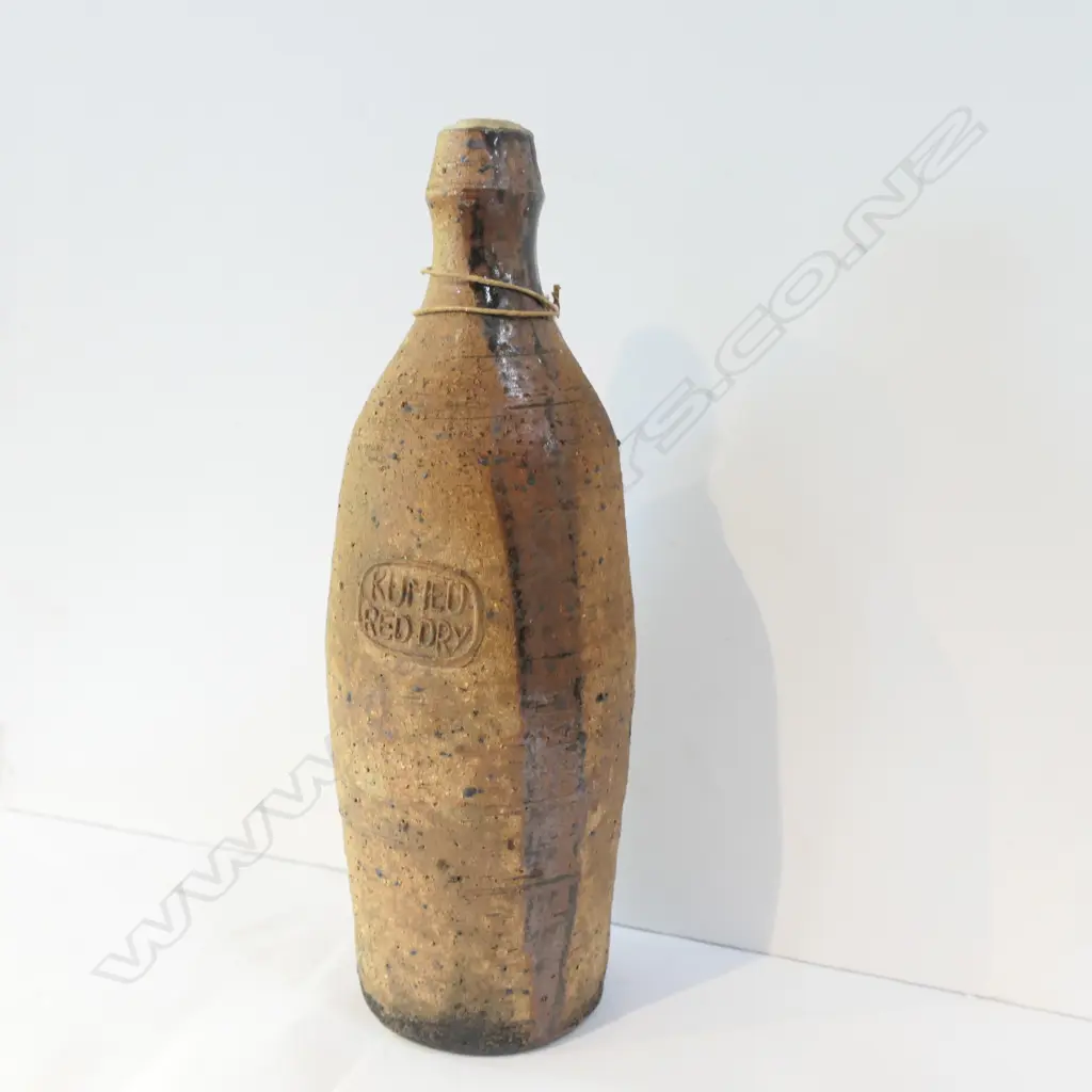 POTTERY VESSEL - KUMEU RED DRY 290MM H Image 1++