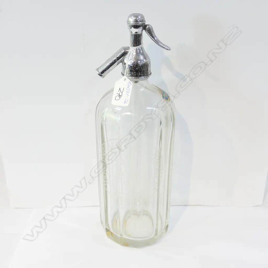 VINTAGE SODA SYPHON 'IDEAL MINERAL WATER CO AUCKLAND'. Image 1++