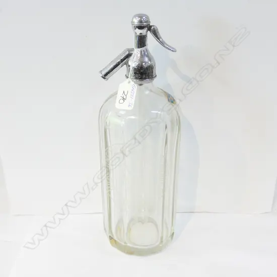 VINTAGE SODA SYPHON 'IDEAL MINERAL WATER CO AUCKLAND'.