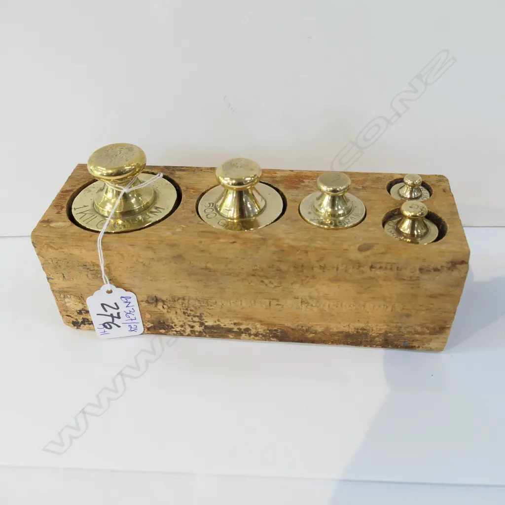 5 METRIC BRASS SCALE WEIGHTS IN BLOCK Image 1++