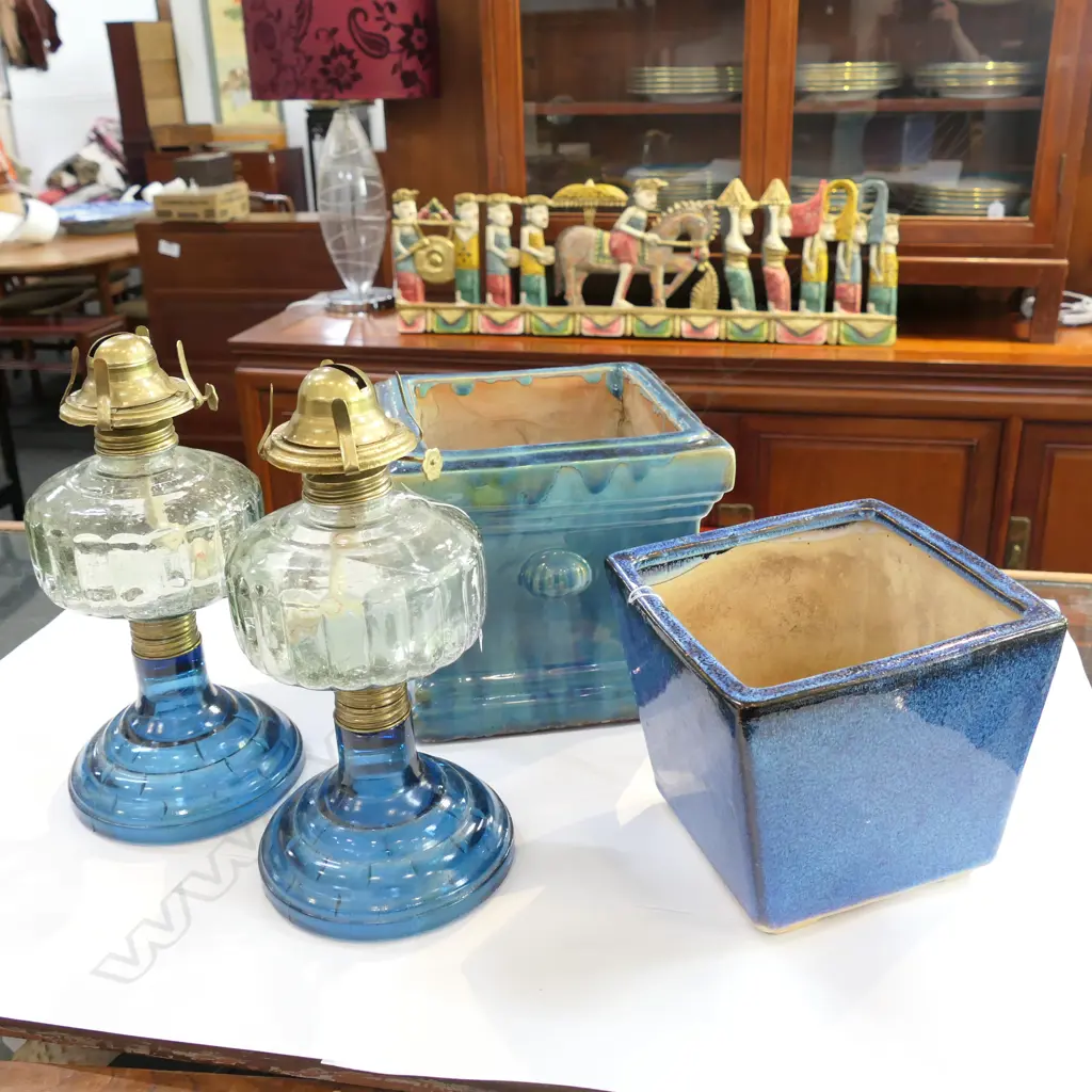 2 KERO LAMPS & 2 PLANTERS Image 1++