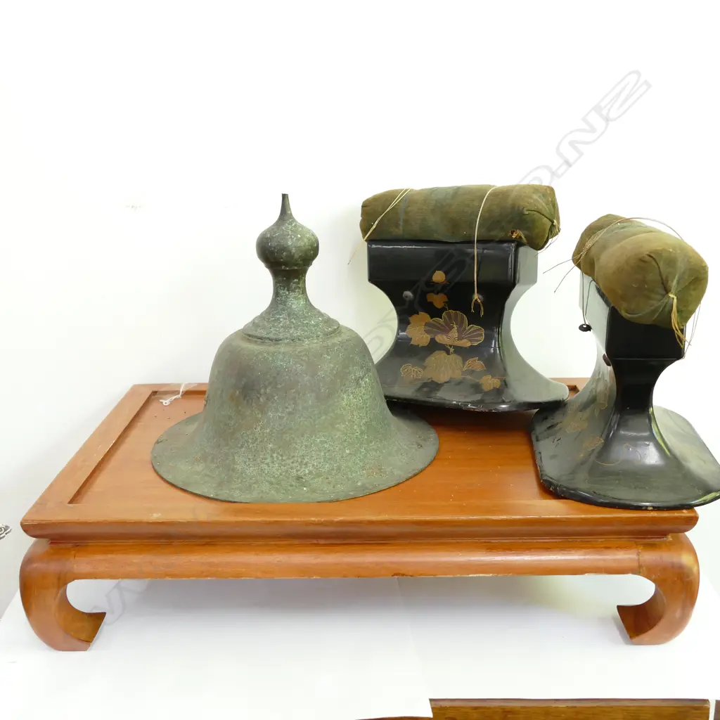 IKEBANA TABLE + 2 JAP LACQUER ARM RESTS Image 1++