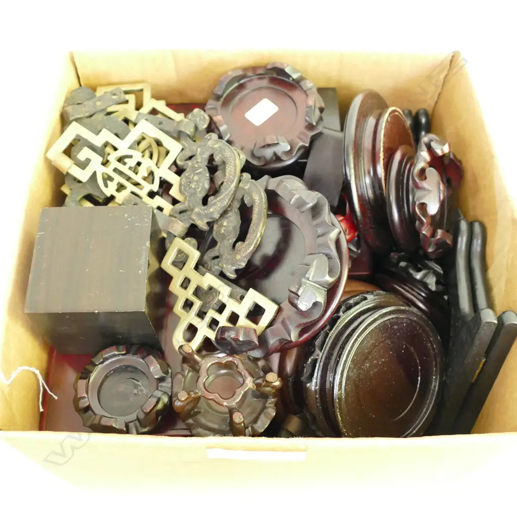 BOX ORIENTAL VASE STANDS + HANDLES Image 1++