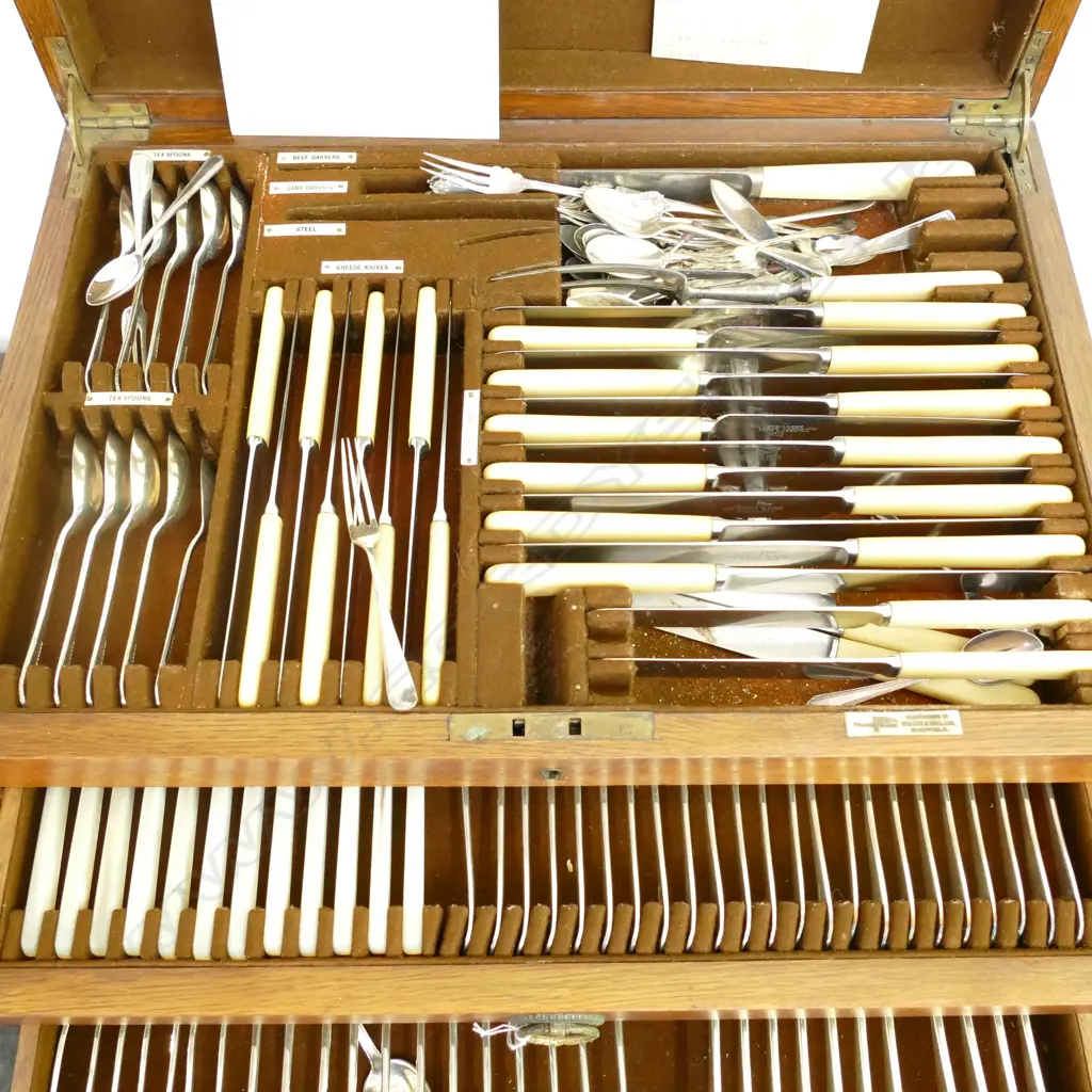 CANTEEN OF CUTLERY Image 1++