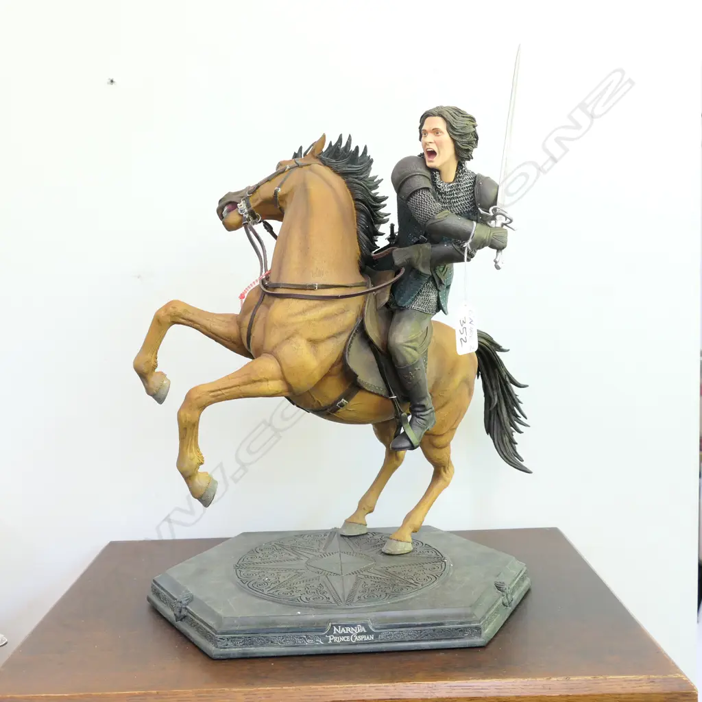 WETA PRODUCTION RESIN SCULPTURE 'PRINCE CASPIAN' Image 1++