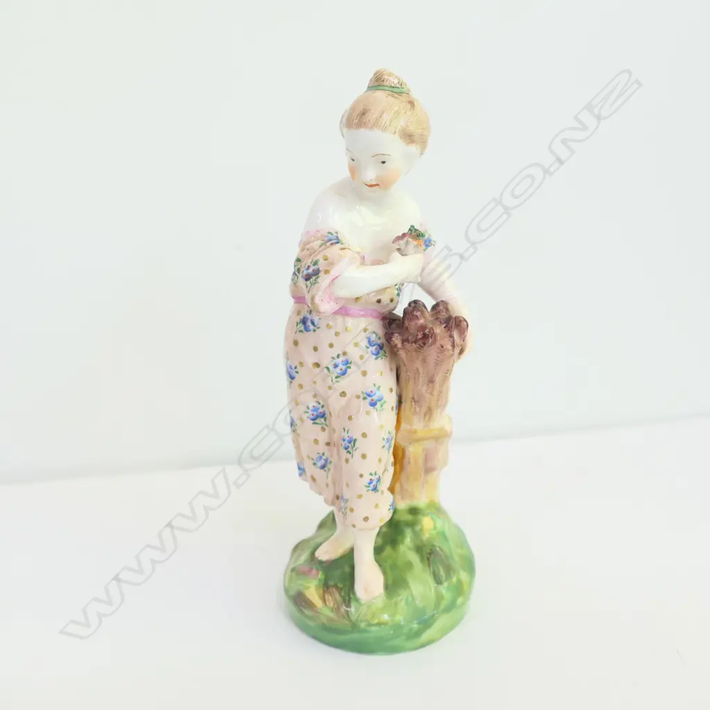 ANTIQUE DERBY FIGURE SUMMER (FROM 4 SEASONS) AF Image 1++