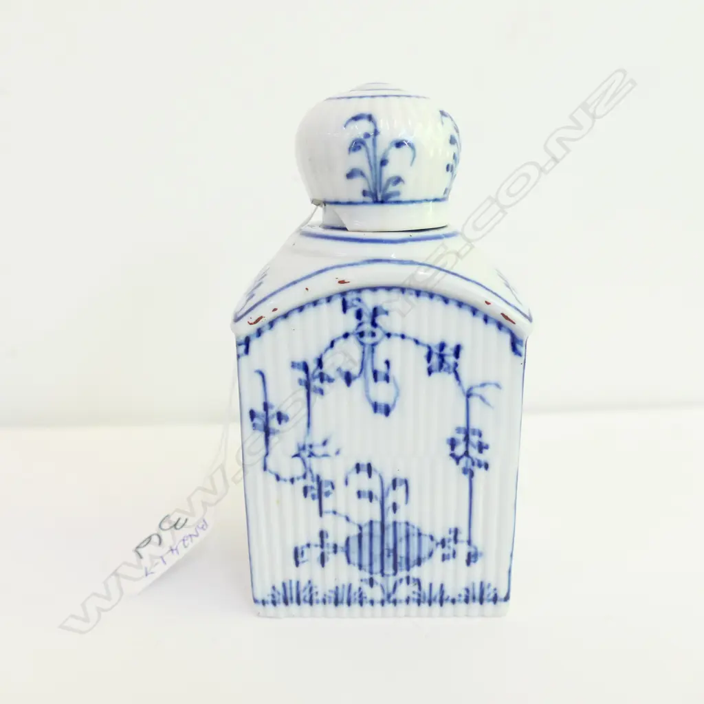 EARLY ROYAL COPENHAGEN TEA CADDY (AF) Image 1++