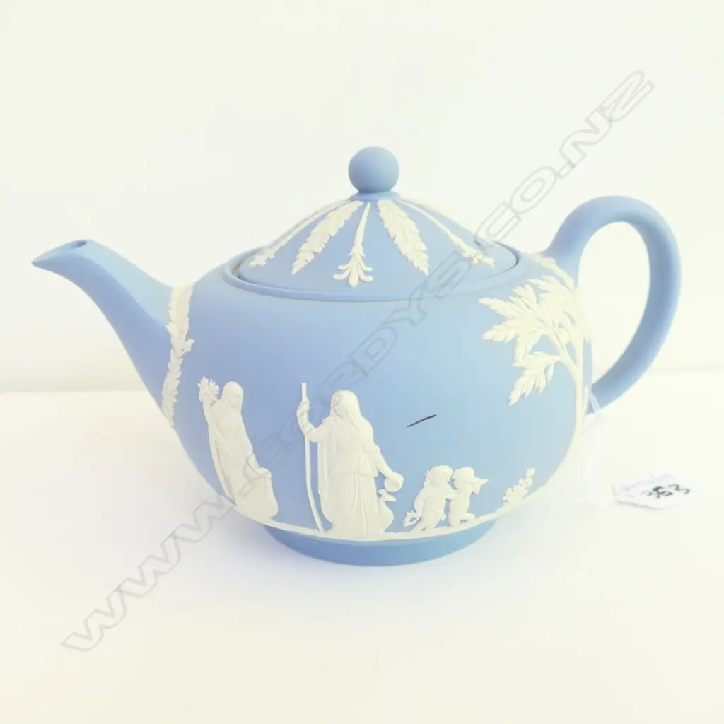 W/WOOD JASPER WARE TEAPOT  Image 1++