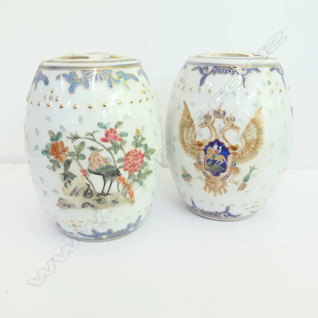 PR CHINESE ARMORIAL PORCELAIN LIDDED JARS Image 1++