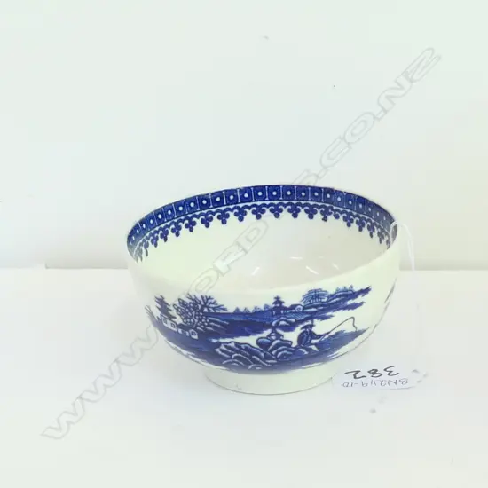ANTIQUE WORCESTER SLOP BOWL