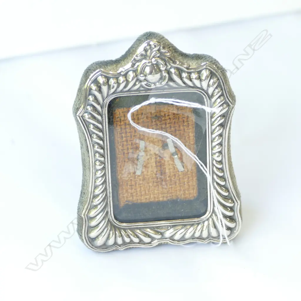 STG SILVER FRAME 85MM H 65MM W Image 1++