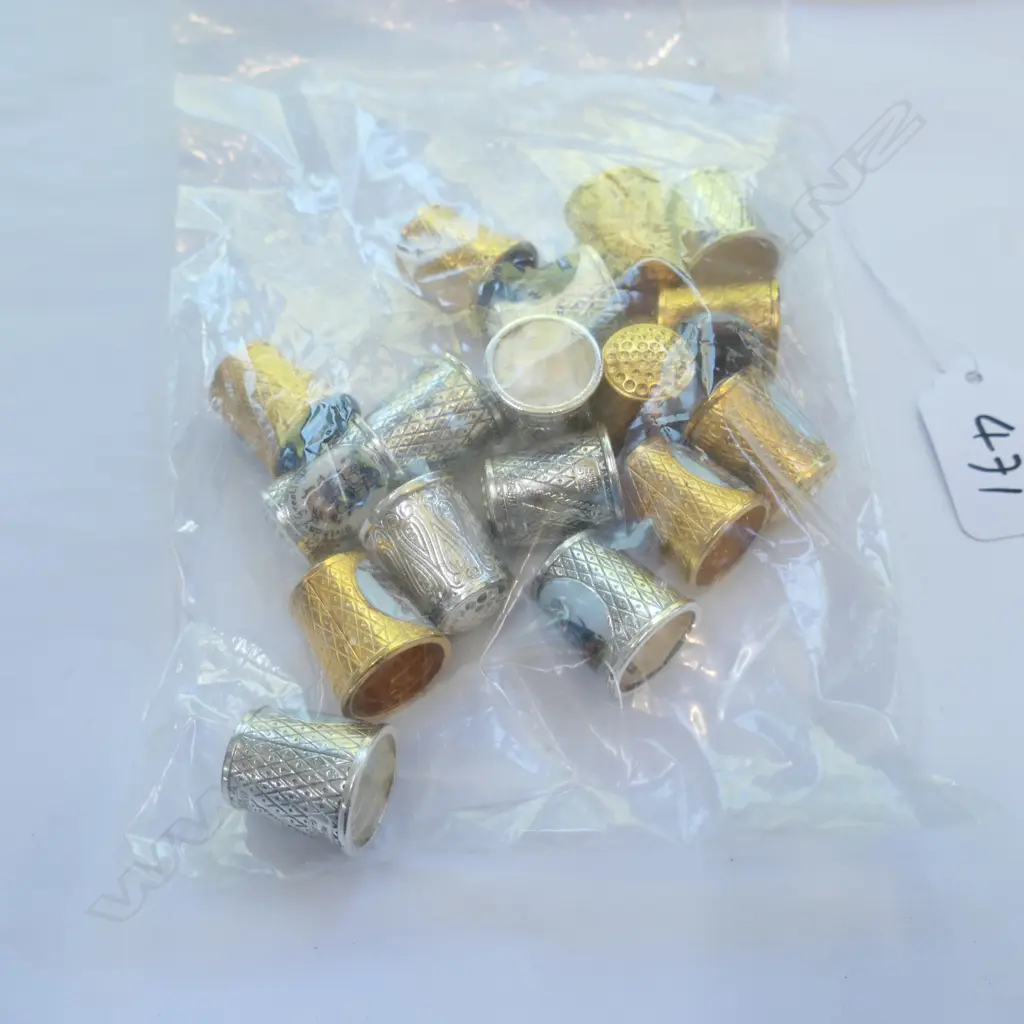 HUMMEL THIMBLES APPROX 16 Image 1++