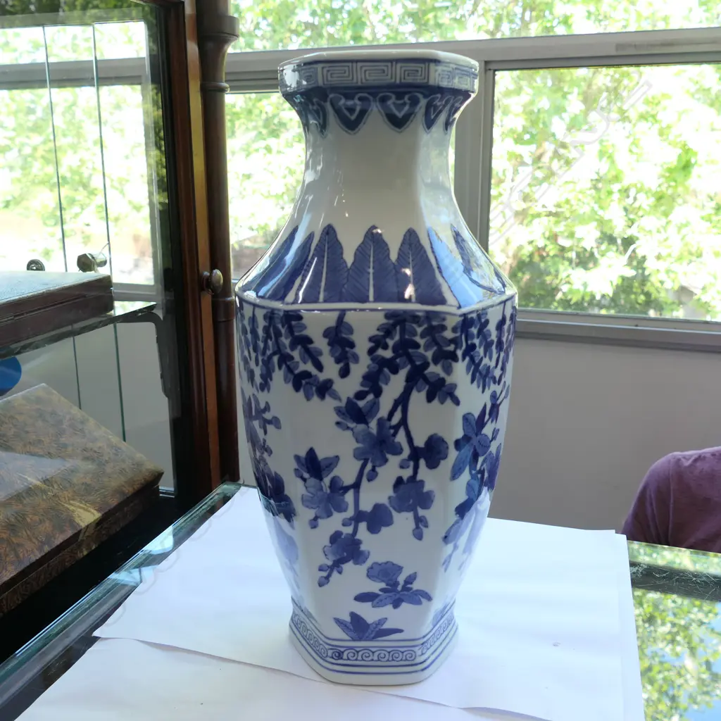 BLUE & WHITE CHINESE VASE 450MM H X 120MM DIA Image 1++