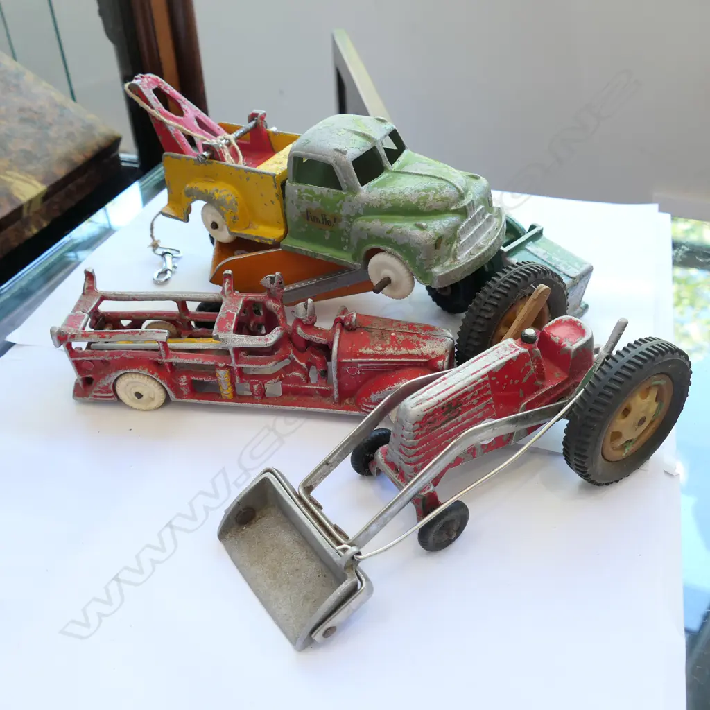 4 FUNHO VEHICLES; FIRE TRUCK. TOW TRUCK. SCRAPER.. Image 1++