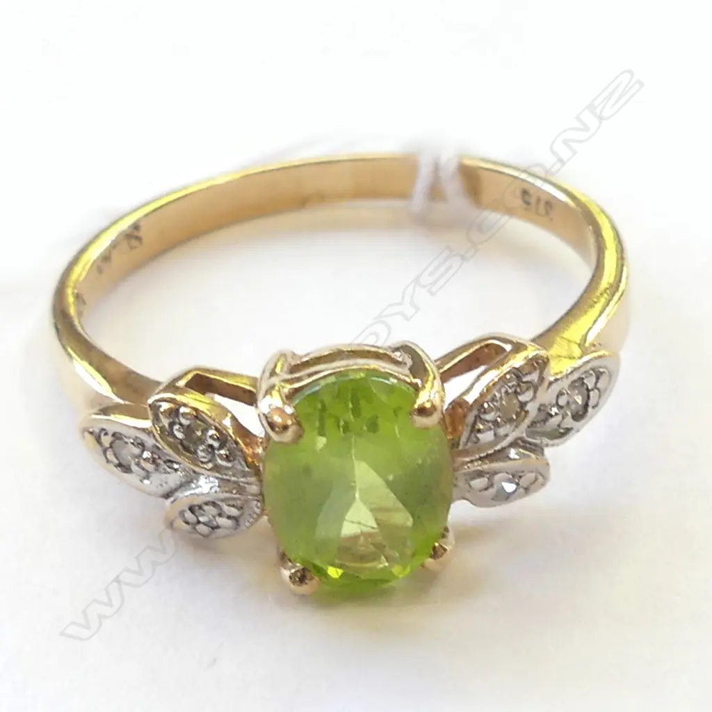 9CT PERIDOT ? /DIAMOND DRESS RING  2.4 GMS Image 1++