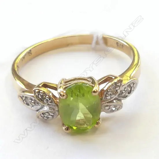 9CT PERIDOT ? /DIAMOND DRESS RING  2.4 GMS
