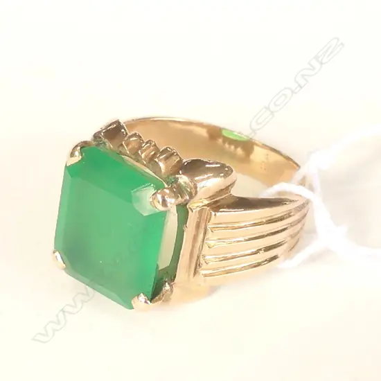 14CT IMITATION EMERALD DRESS RING 5.9 GMS