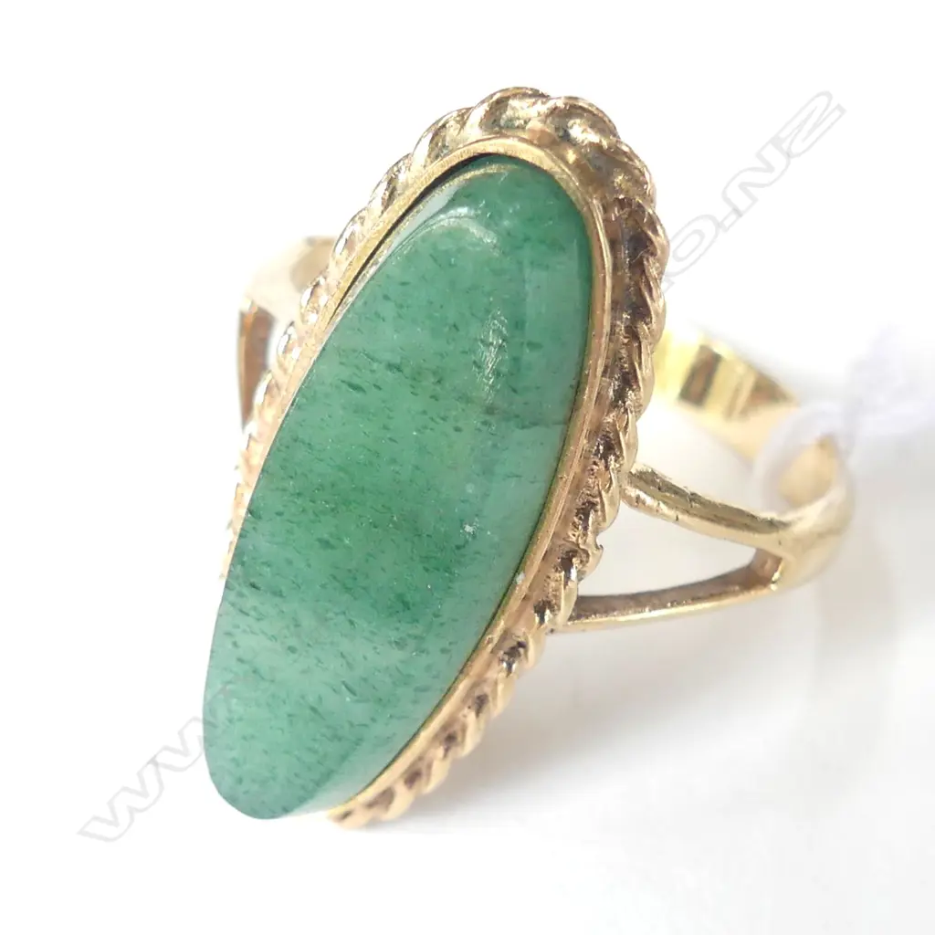 9CT  GREEN STONE? DRESS RING 4.6 GMS Image 1++