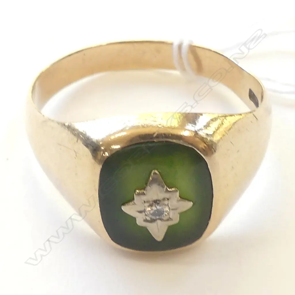 9CT GOLD GREENSTONE & DIAMOND GENTS RING 8.8 GM Image 1++