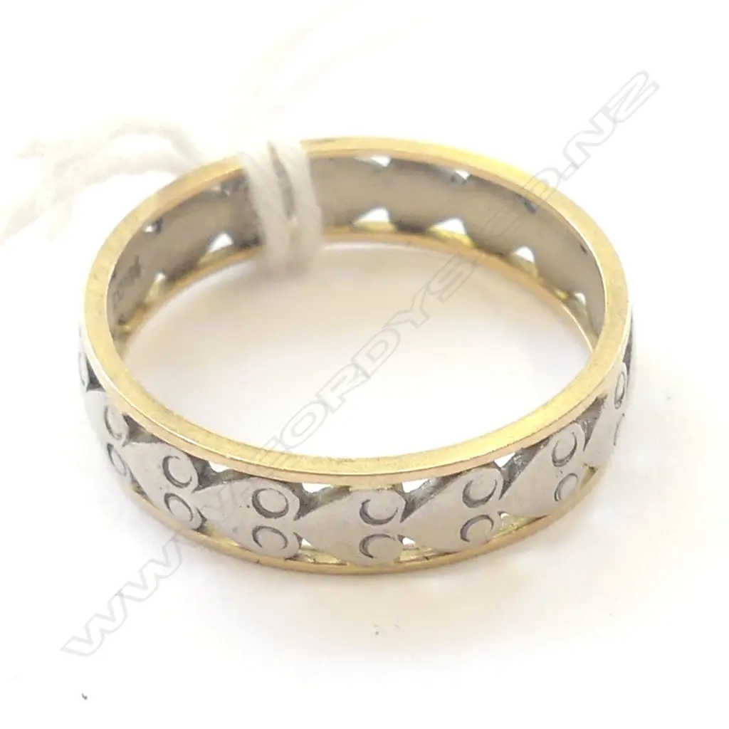 18CT GOLD RING 2.59gm Image 1++