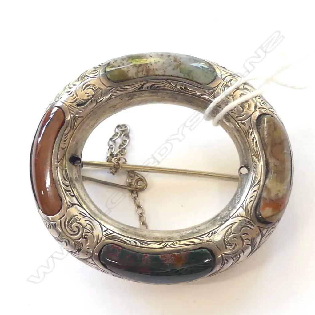 SCOTTISH PEBBLE BROOCH (AF) Image 1++