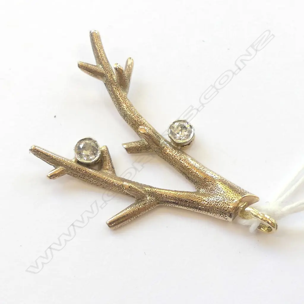 14CT GOLD AND DIAMOND BRANCH PENDANT Image 1++
