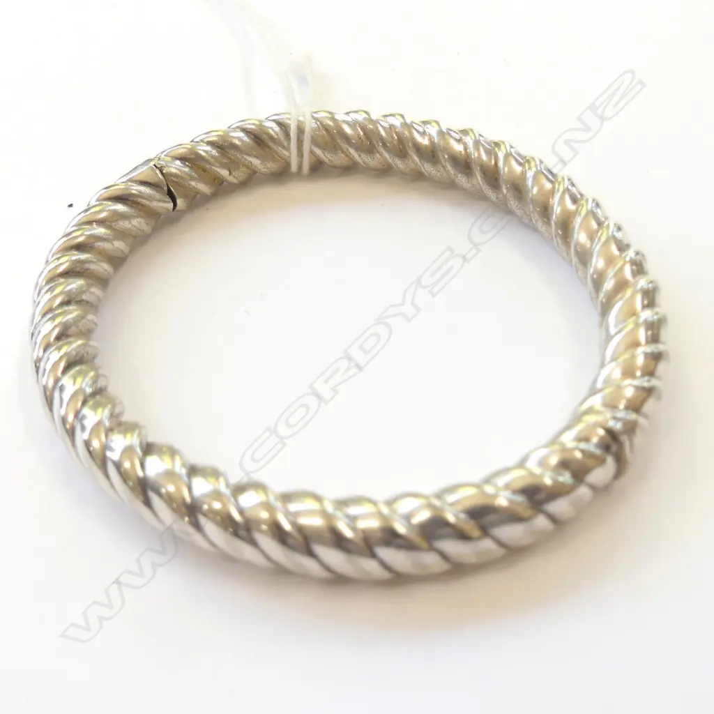SILVER  TWIST BANGLE Image 1++