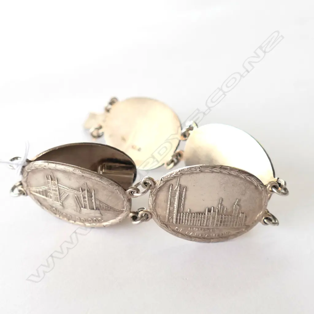 STERLING SILVER ENGLISH SOUVENIR BRACELET, HALLMARKED Image 1++