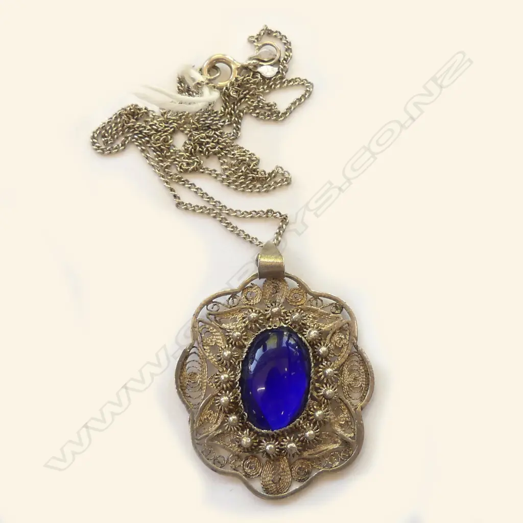 SILVER FILIGREE & BLUE STONE PENDANT AND CHAIN Image 1++