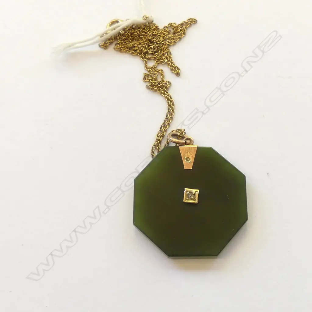 9CT GOLD CHAIN OCTAGONAL GREENSTONE & DIAMOND PENDANT Image 1++