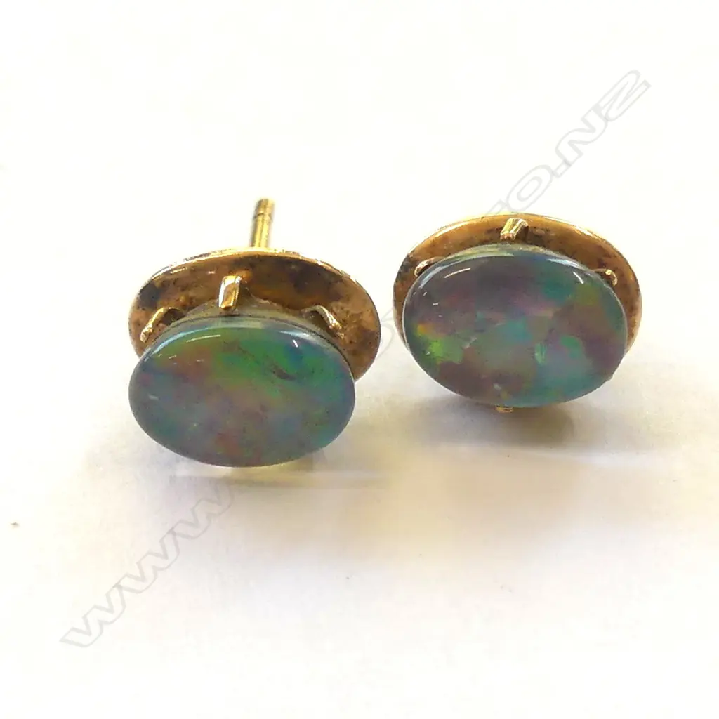 9CT GOLD AND OPAL STUD EARRINGS Image 1++