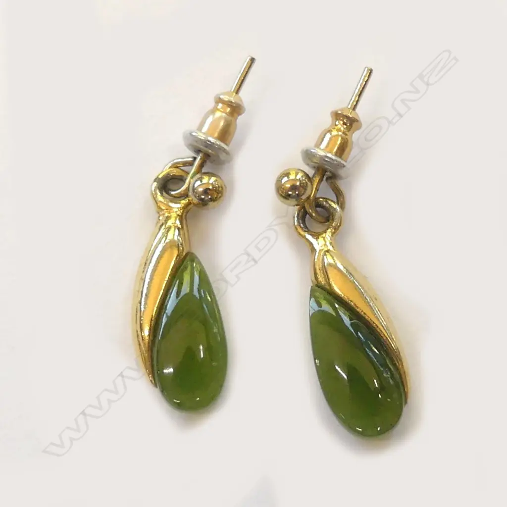 GOLD PLATED POUNAMU DROP STUD EARRINGS Image 1++