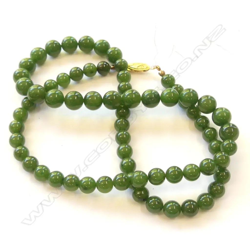 GREENSTONE BEAD NECKLACE, GRADUATED, SIL/GILT CLASP Image 1++