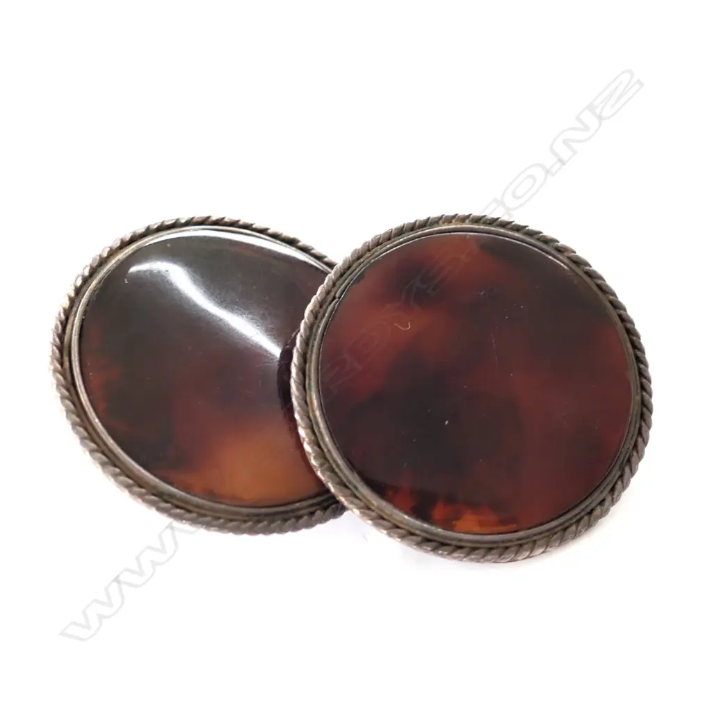 LG SILVER AND TORTOISESHELL CLIP ON EARRINGS Image 1++