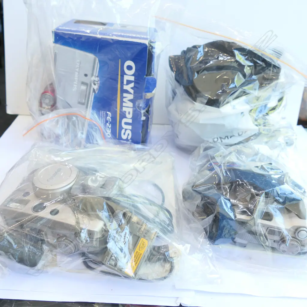 8 DIGITAL CAMERAS  Image 1++